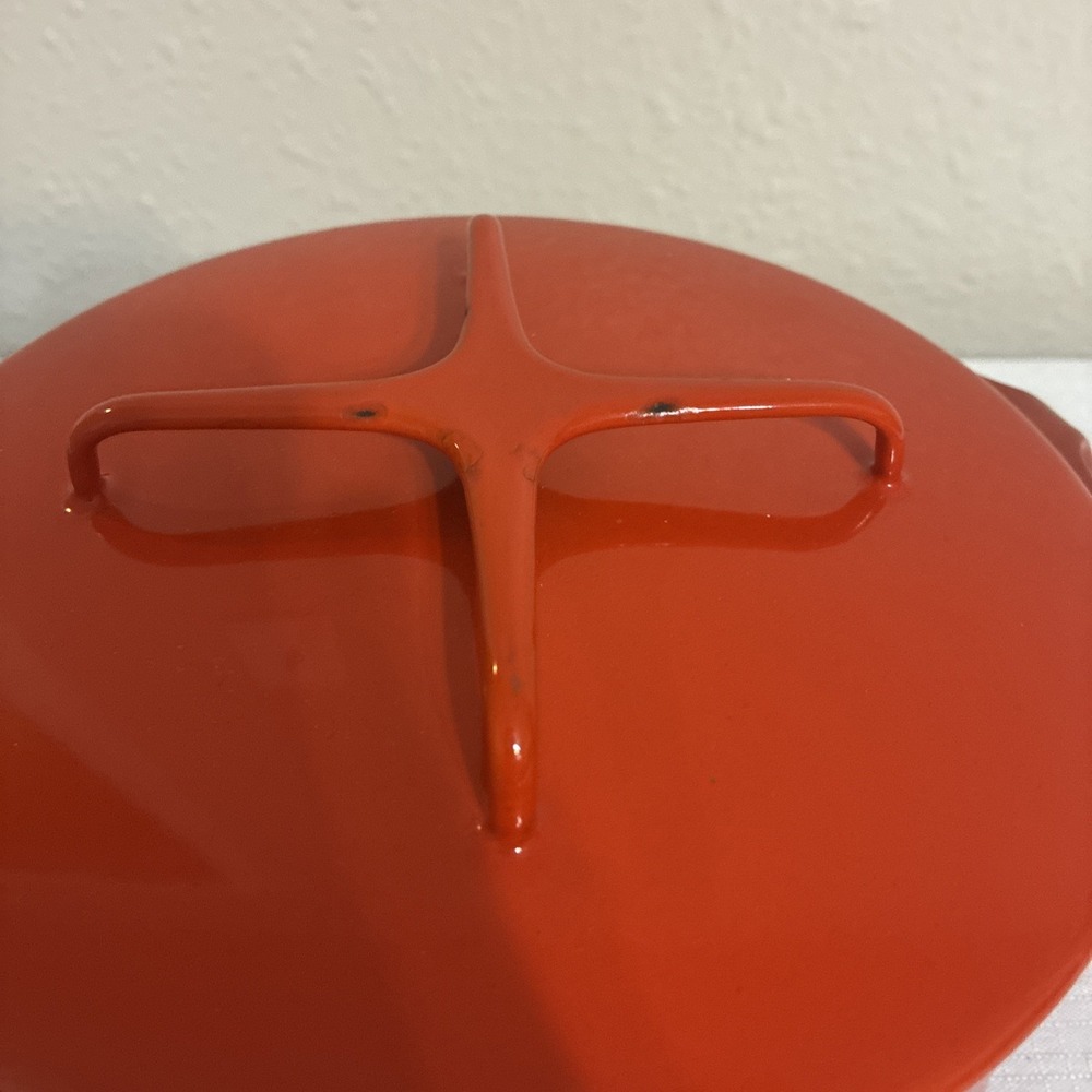 Vintage MCM Dansk 2 QT Red Enamel Kobenstyle Dutch Oven Pot With Trivet Lid - Picture 5 of 14